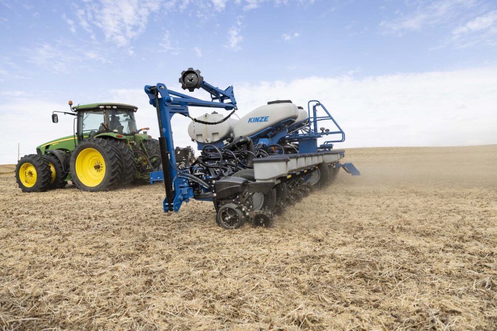 5900 planter equipped with 5000 series row unit and insecticide